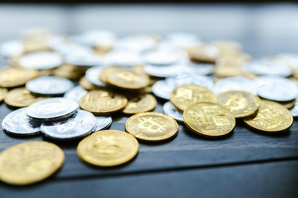 User accessing a crypto exchange service from a mobile device without an account