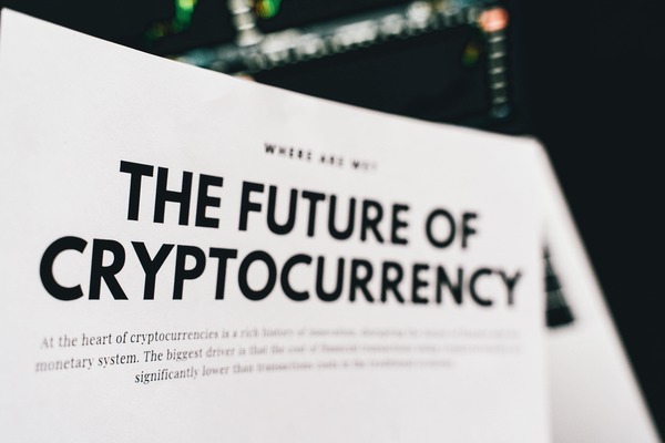Fixed and floating cryptocurrency exchange rate comparison concept